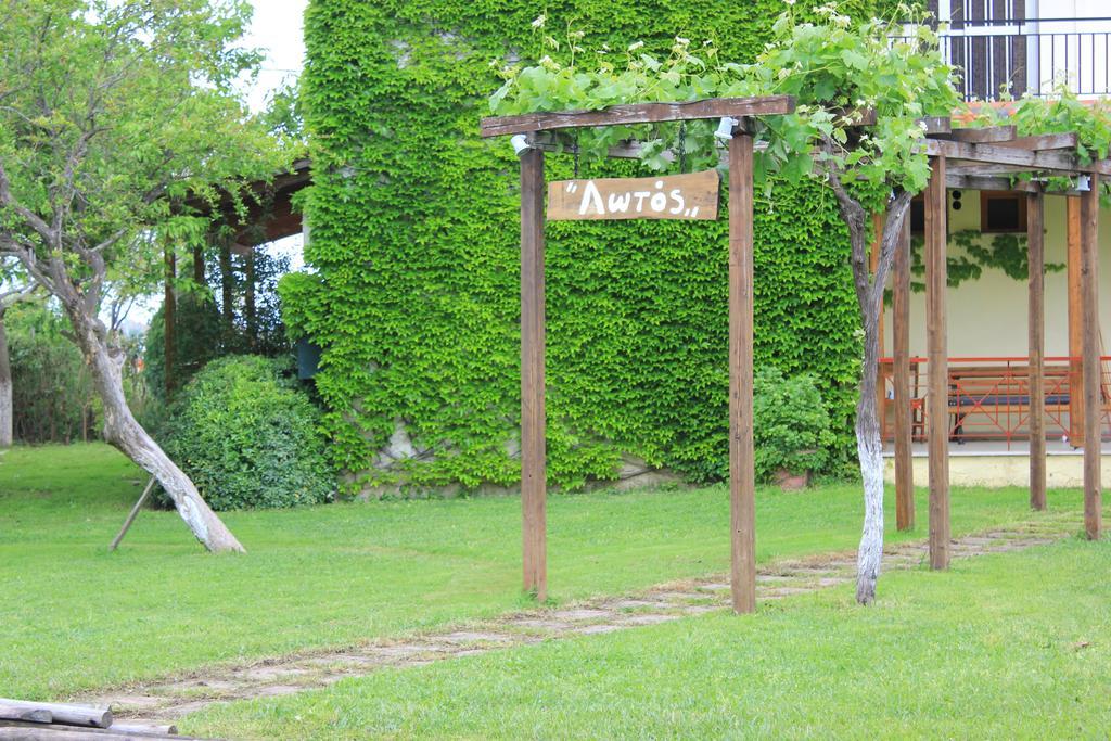 Lotos Apartments Stavros  Bagian luar foto