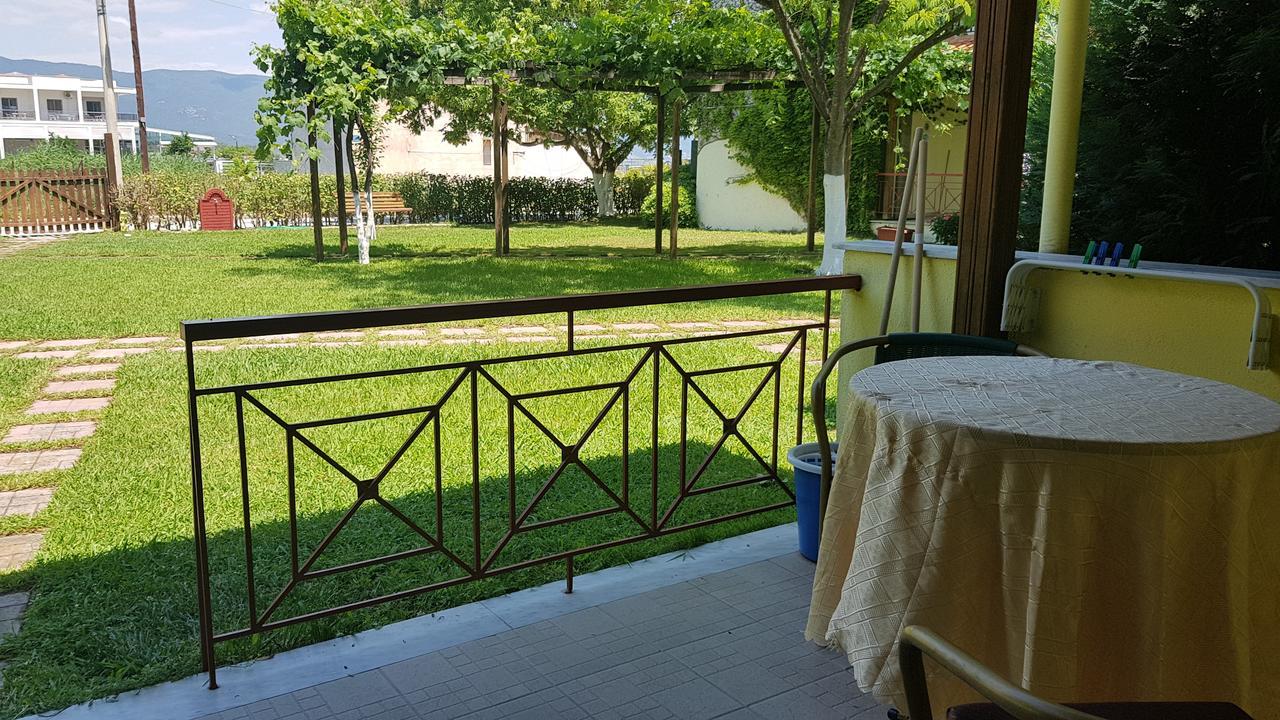 Lotos Apartments Stavros  Bagian luar foto